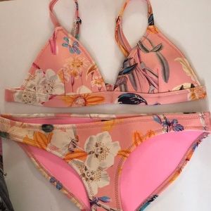 Triangl- DELILAH - FIORE ROSE